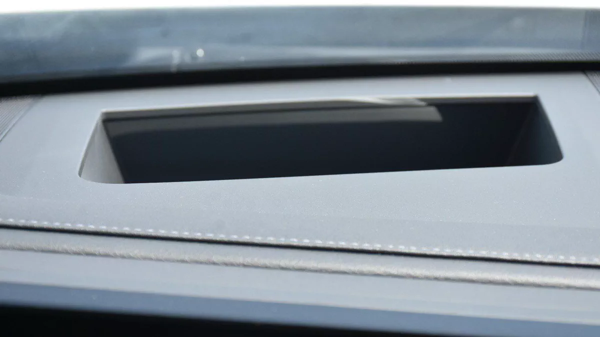 INFINITI QX80 LUXE 2025 | WHITE-4-4