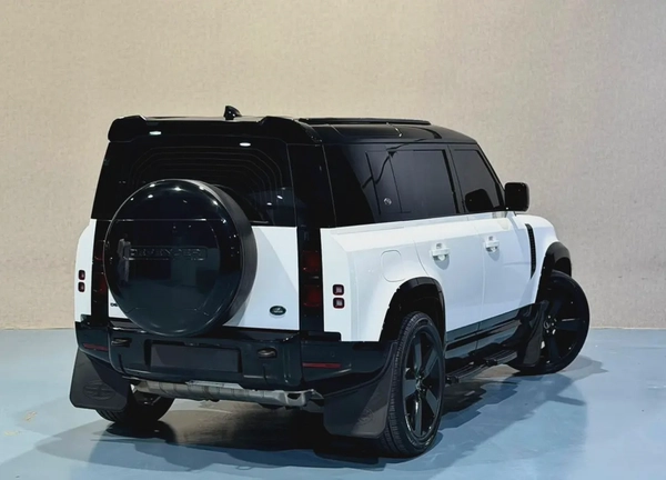 2022 Land Rover Defender 110 HSE | GCC Specs | Low Mileage