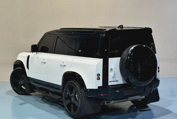 2022 Land Rover Defender 110 HSE | GCC Specs | Low Mileage