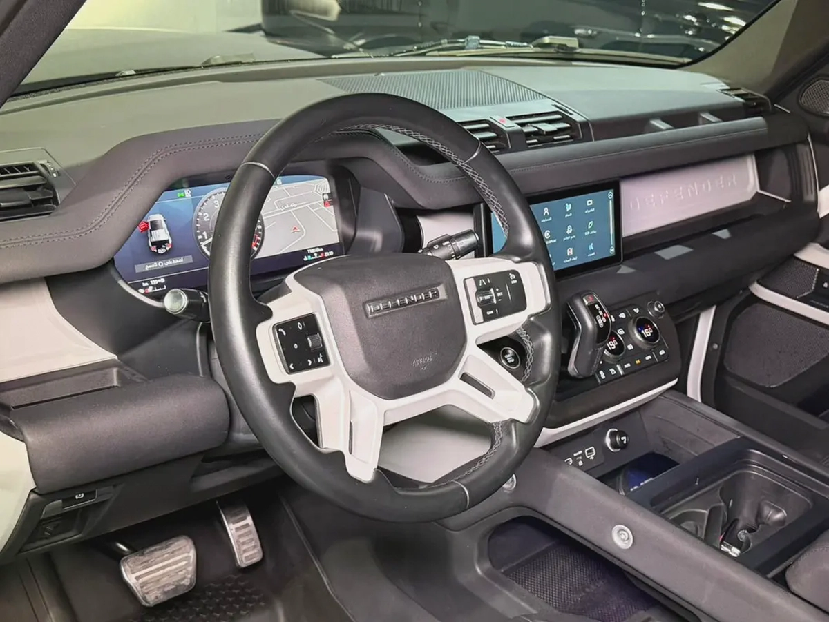 2022 Land Rover Defender 110 HSE | GCC Specs | Low Mileage-6-6