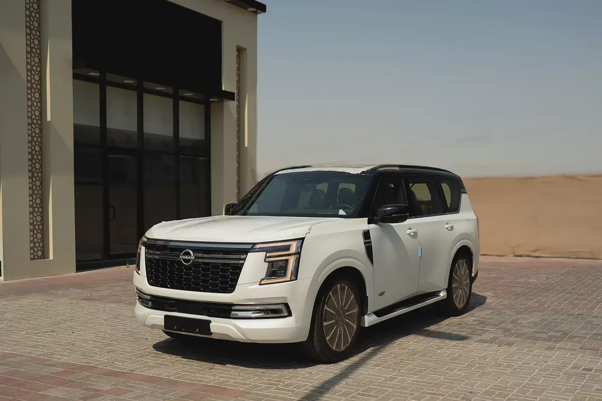 2026 Nissan Patrol LE Platinum | GCC Specs | Brand New | BLACK ROOF-6-6