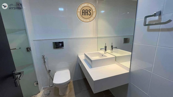 luxury 3bhk in prime location sheikh zayed road rent 235k