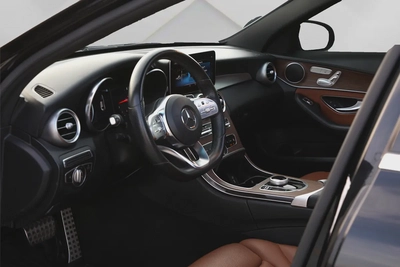 MERCEDES BENZ C300 4 MATIC - 2019 - FULLY LOADED - AMAZING PRICE-8