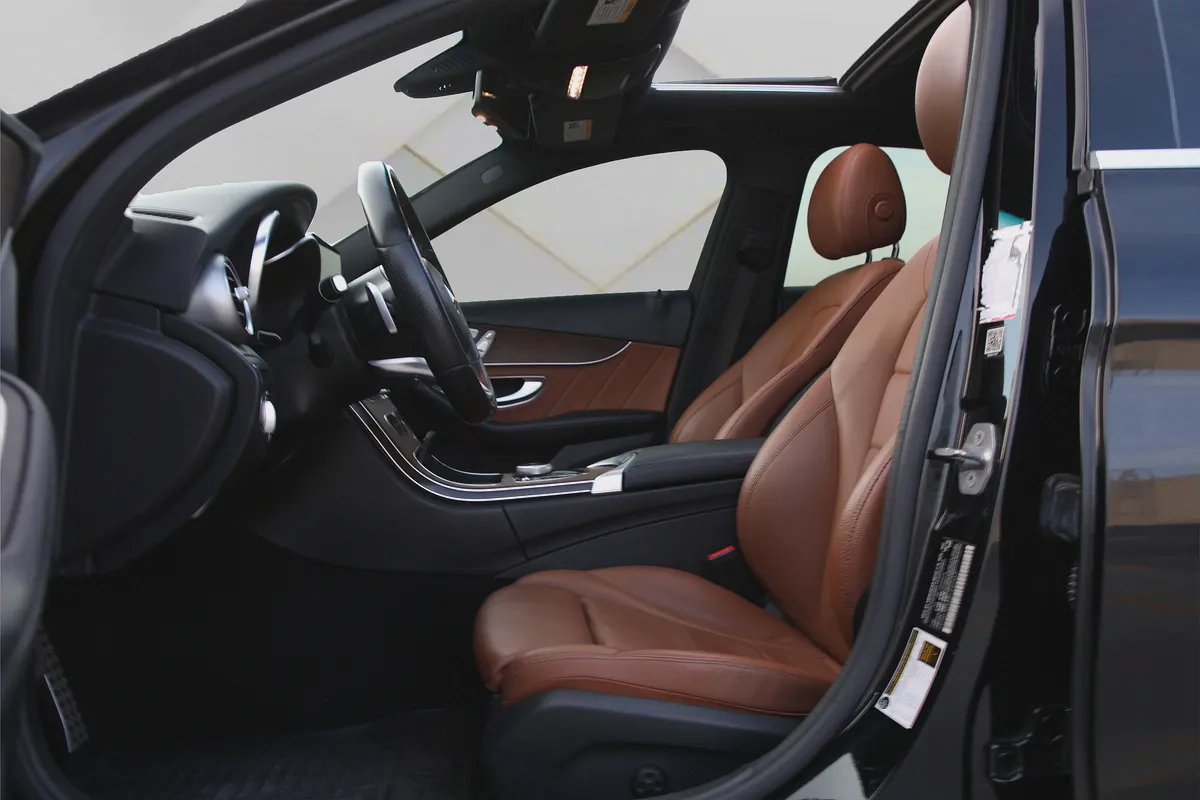 MERCEDES BENZ C300 4 MATIC - 2019 - FULLY LOADED - AMAZING PRICE-9-9