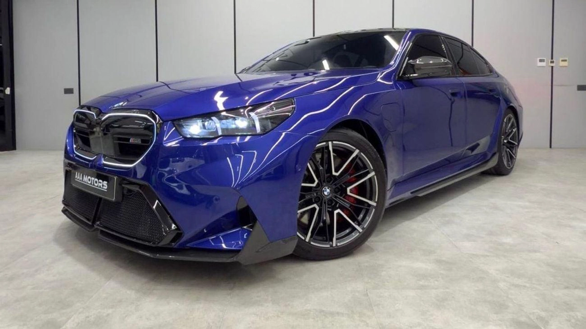 BMW M5 Hybrid BMW 5 Series M5 2026 GCC specs-1-0