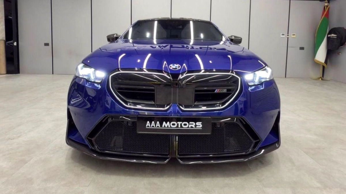 BMW M5 Hybrid BMW 5 Series M5 2026 GCC specs-4-0
