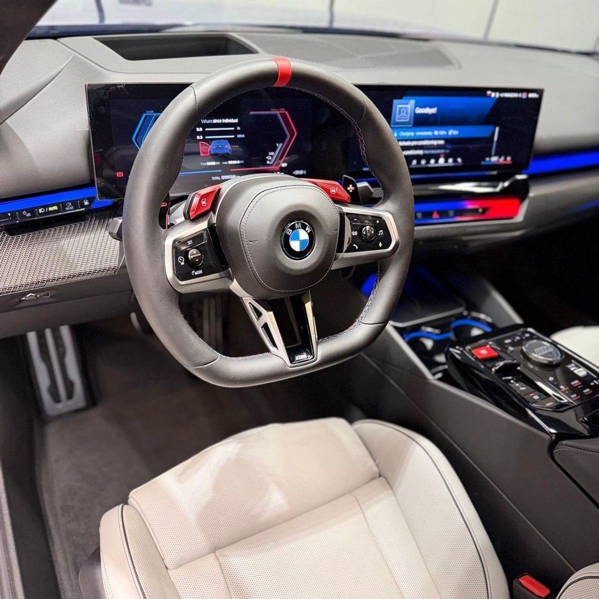 BMW M5 Hybrid BMW 5 Series M5 2026 GCC specs-7-0