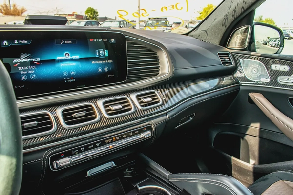 2022 - BENZ GLE63 S AMG - SUPER CLEAN - LIKE NEW - ONLY 35,000 KM