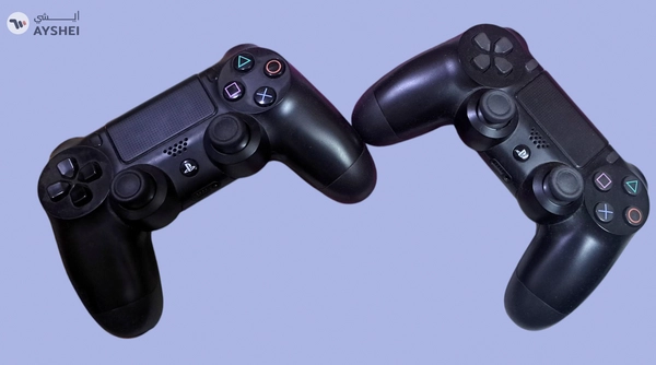 PS4 CONSOLE WITH CONTROLLERS AND CDS
