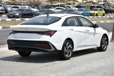 HYUNDAI ELANTRA LUXURY 2025 | WHITE LIKE-8