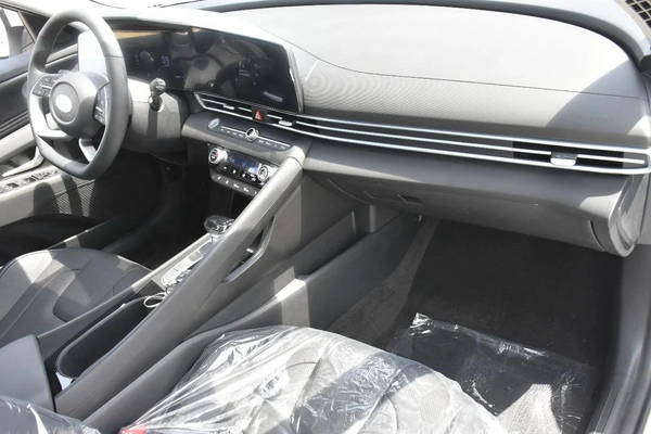 HYUNDAI ELANTRA LUXURY 2025 | WHITE LIKE
