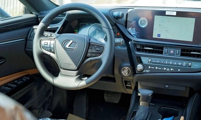 LEXUS ES300h 2.5L HYBRID 2026 – SILVER EXTERIOR-4