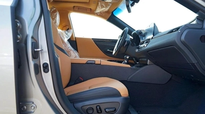 LEXUS ES300h 2.5L HYBRID 2026 – SILVER EXTERIOR-3