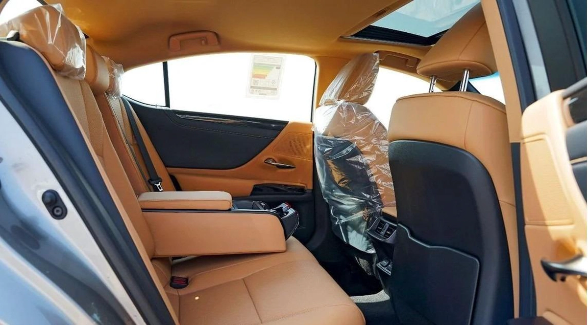 LEXUS ES300h 2.5L HYBRID 2026 – SILVER EXTERIOR-6-6