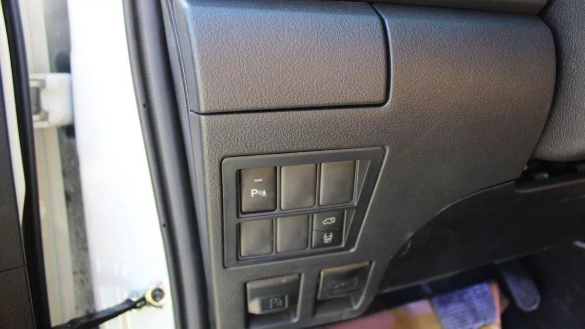 Toyota Fortuner EXR TOYOTA FORTUNER 2.4L mid option AT-16-0