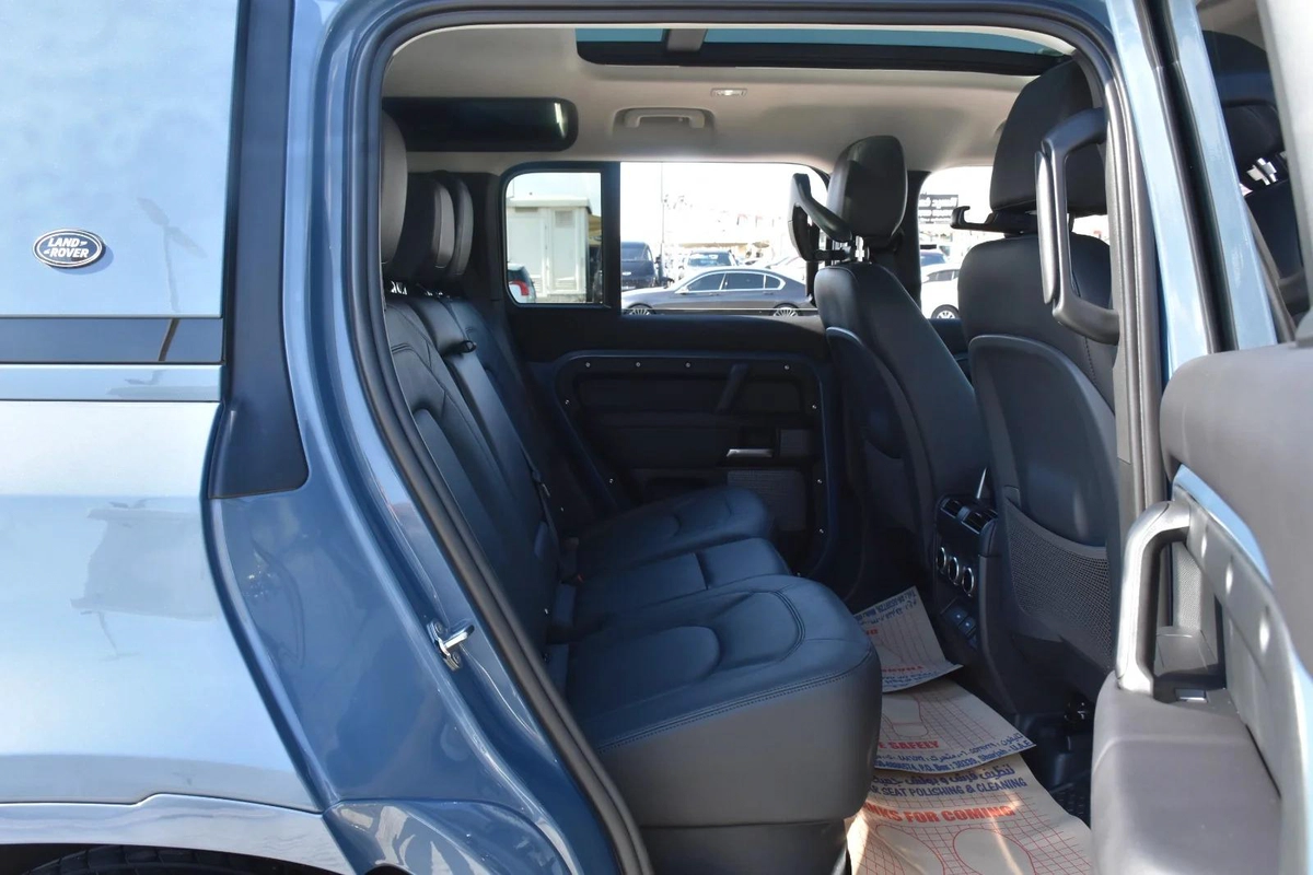 LAND ROVER DEFENDER 110 S 2024 | BLUE-7-7