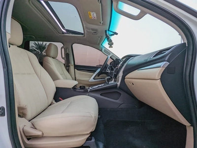 MITSUBISHI MONTERO SPORT 2019 GLS 4WD FULL OPTION GCC IN EXCELLENT CONDITION-5