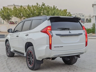 MITSUBISHI MONTERO SPORT 2019 GLS 4WD FULL OPTION GCC IN EXCELLENT CONDITION-7