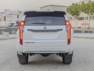 MITSUBISHI MONTERO SPORT 2019 GLS 4WD FULL OPTION GCC IN EXCELLENT CONDITION-11