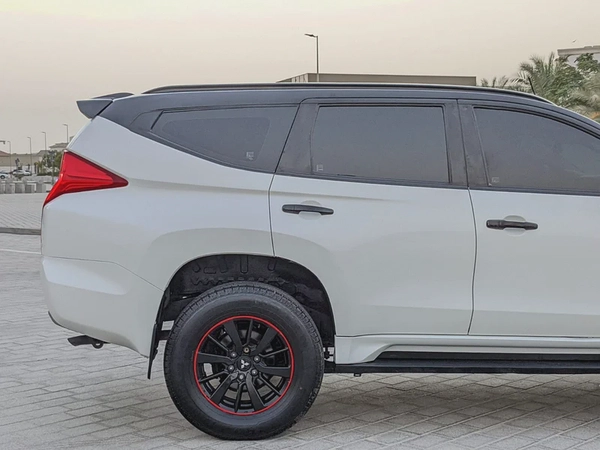 MITSUBISHI MONTERO SPORT 2019 GLS 4WD FULL OPTION GCC IN EXCELLENT CONDITION