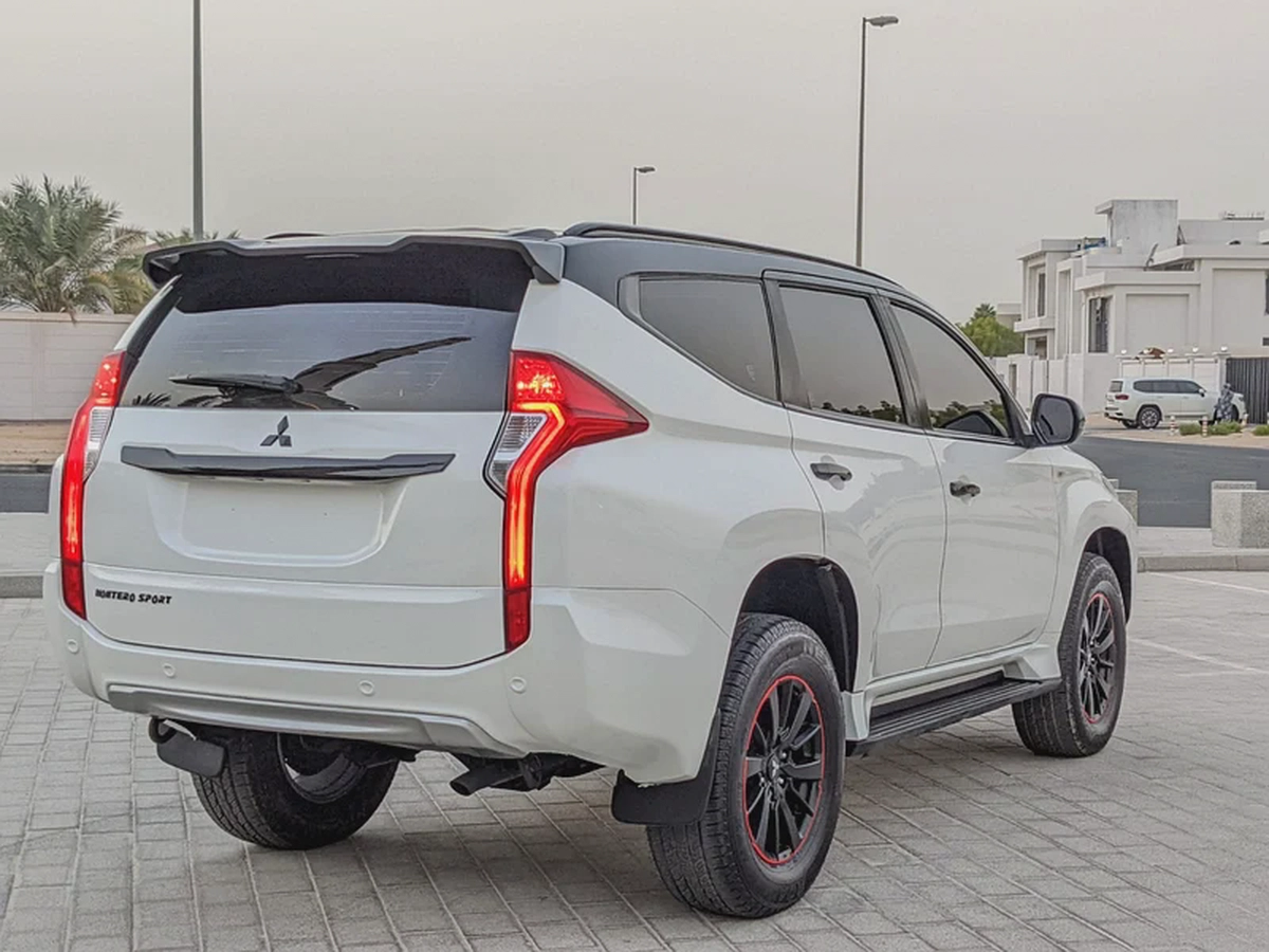 MITSUBISHI MONTERO SPORT 2019 GLS 4WD FULL OPTION GCC IN EXCELLENT CONDITION-9-9
