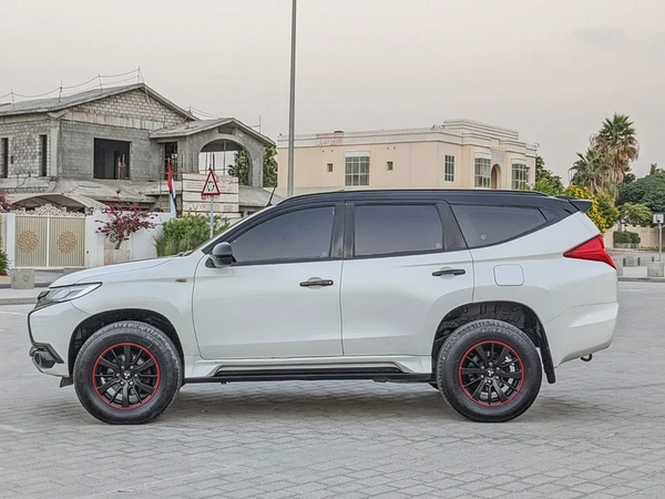 MITSUBISHI MONTERO SPORT 2019 GLS 4WD FULL OPTION GCC IN EXCELLENT CONDITION