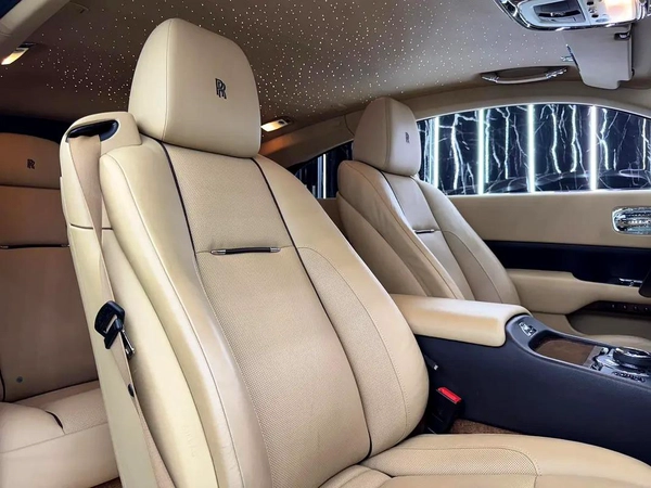 Rolls-Royce Wraith 2015 | Well Maintained | GCC Specs | Low Mileage | Full Service History