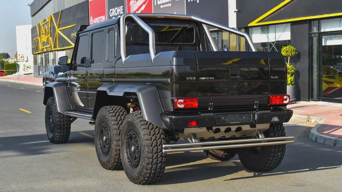 Mercedes-Benz G63 6X6 GCC Spec 2018 - One of two certificated Mercedes Benz.-5-5