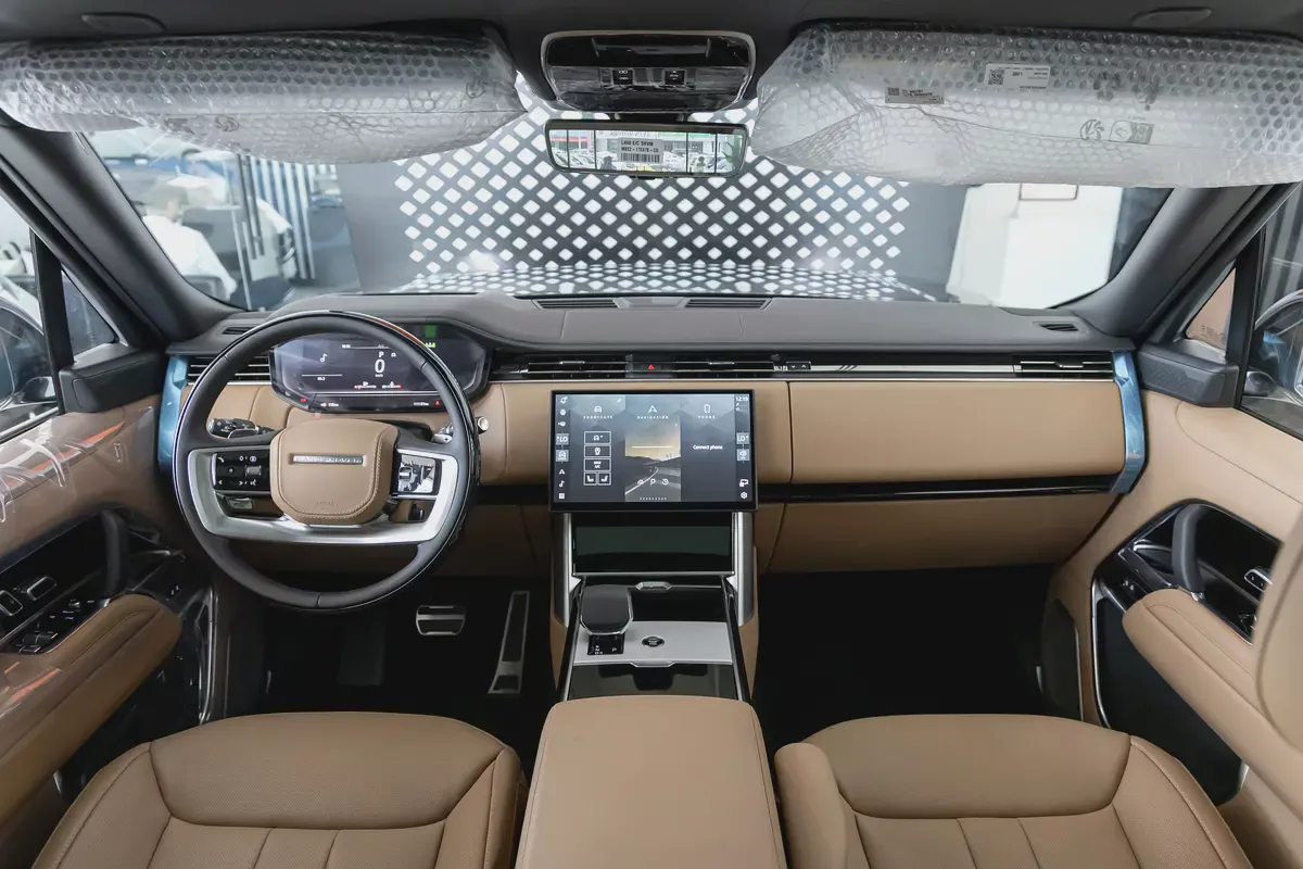 Range Rover Vogue | Autobiography | P530 | 2025 | GCC | V8 | AWD-10-10