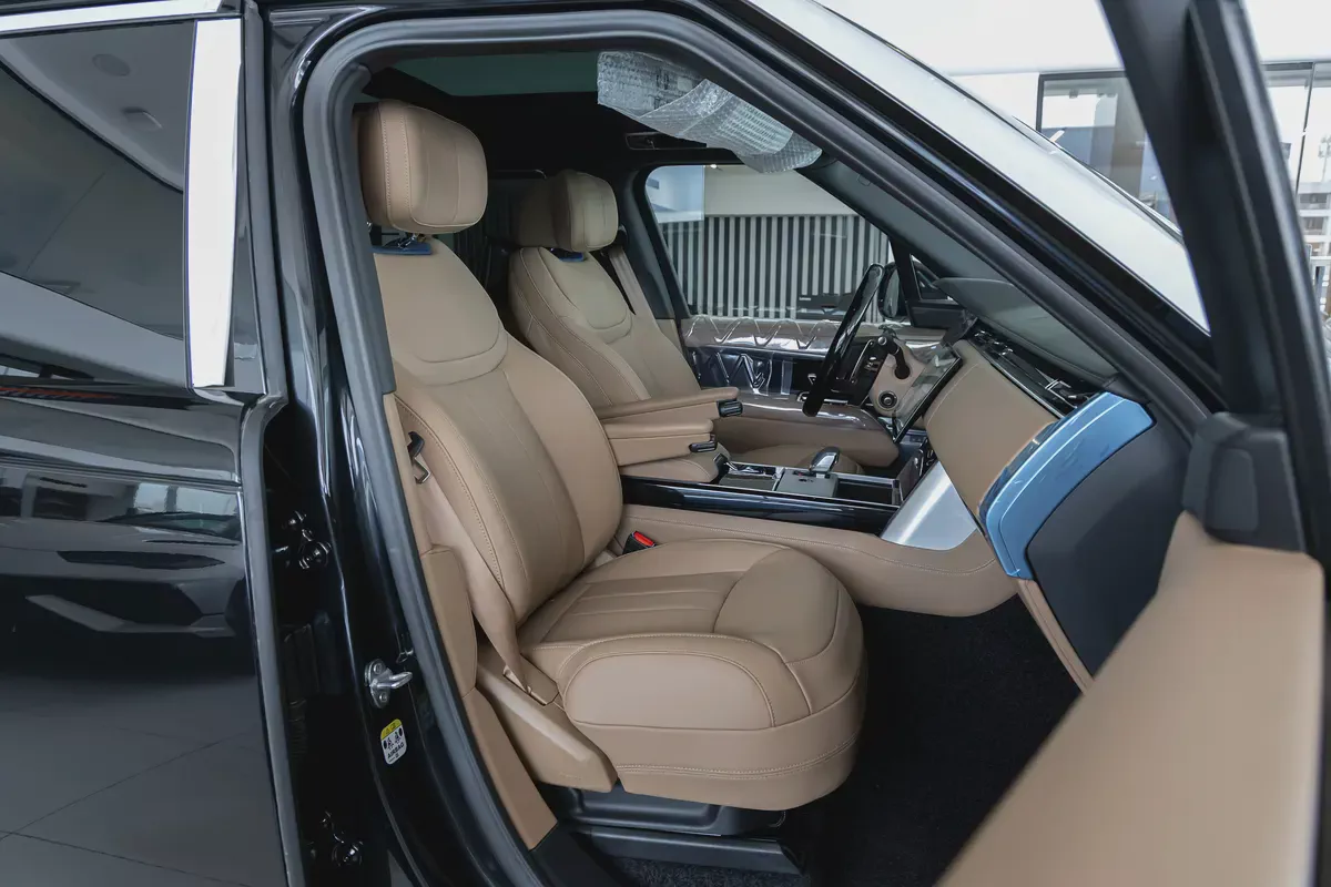 Range Rover Vogue | Autobiography | P530 | 2025 | GCC | V8 | AWD-16-16