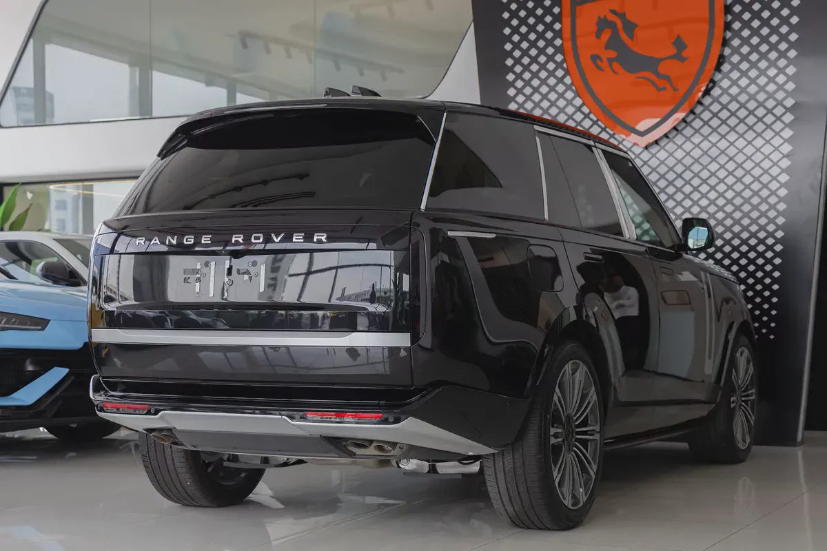 Range Rover Vogue | Autobiography | P530 | 2025 | GCC | V8 | AWD-3-3