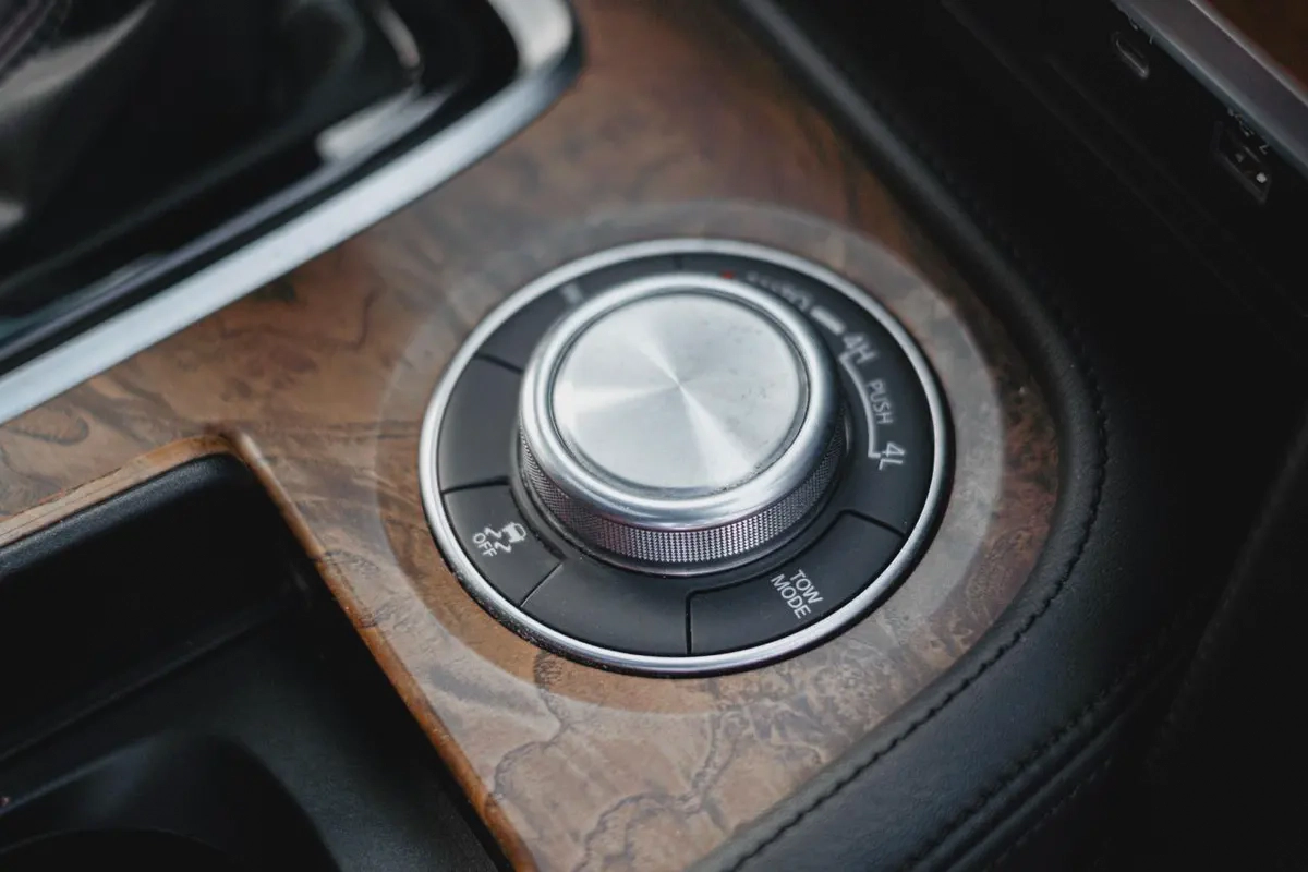 nissan armada platinum 2021-11-11