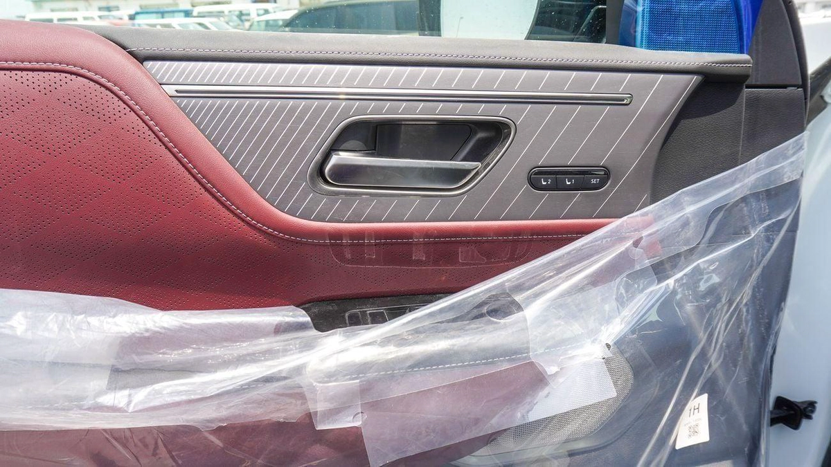 Infiniti QX80 SENSORY BENCH CHAIRS Autograph  3.5L V6-12-0