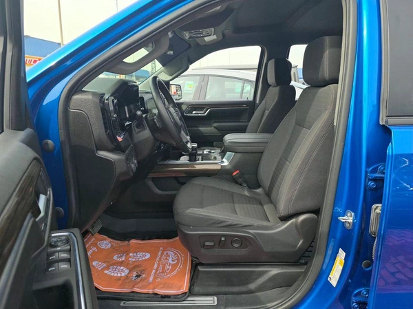 Chevrolet Silverado 5.3 V8 LT 1500 LT 2024 Canadian Specs - AED 140,000