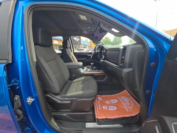 Chevrolet Silverado 5.3 V8 LT 1500 LT 2024 Canadian Specs - AED 140,000