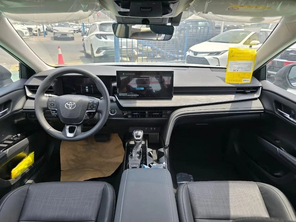 Toyota Camry GLE 2.5L Hybrid