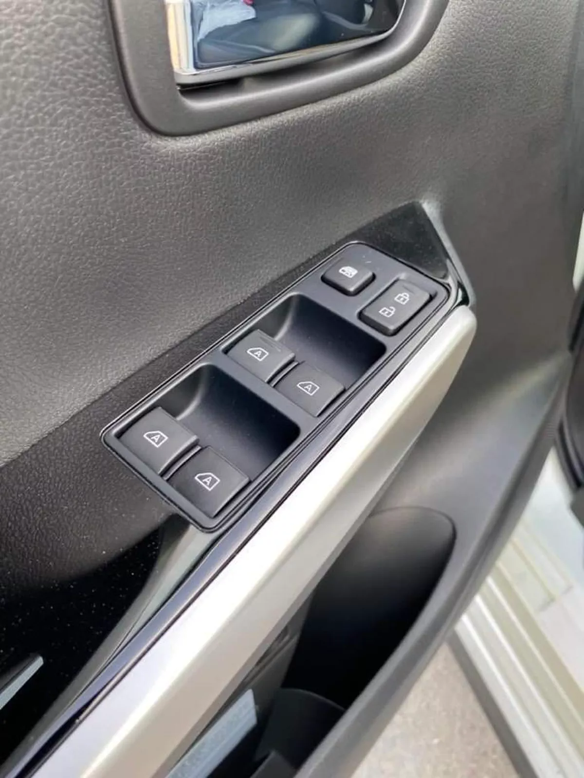 2026 Mitsubishi Montero-5-5