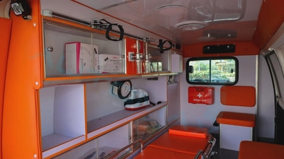 2025 CMC D260 Panel Van ( AMBULANCE ) 2.4L RWD GCC 0Km With 3 Years Or 100,000 Km Warranty-12