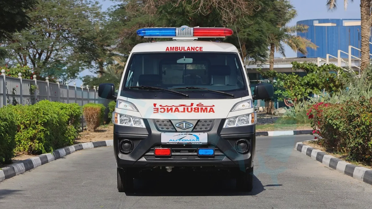 2025 CMC D260 Panel Van ( AMBULANCE ) 2.4L RWD GCC 0Km With 3 Years Or 100,000 Km Warranty-1-1