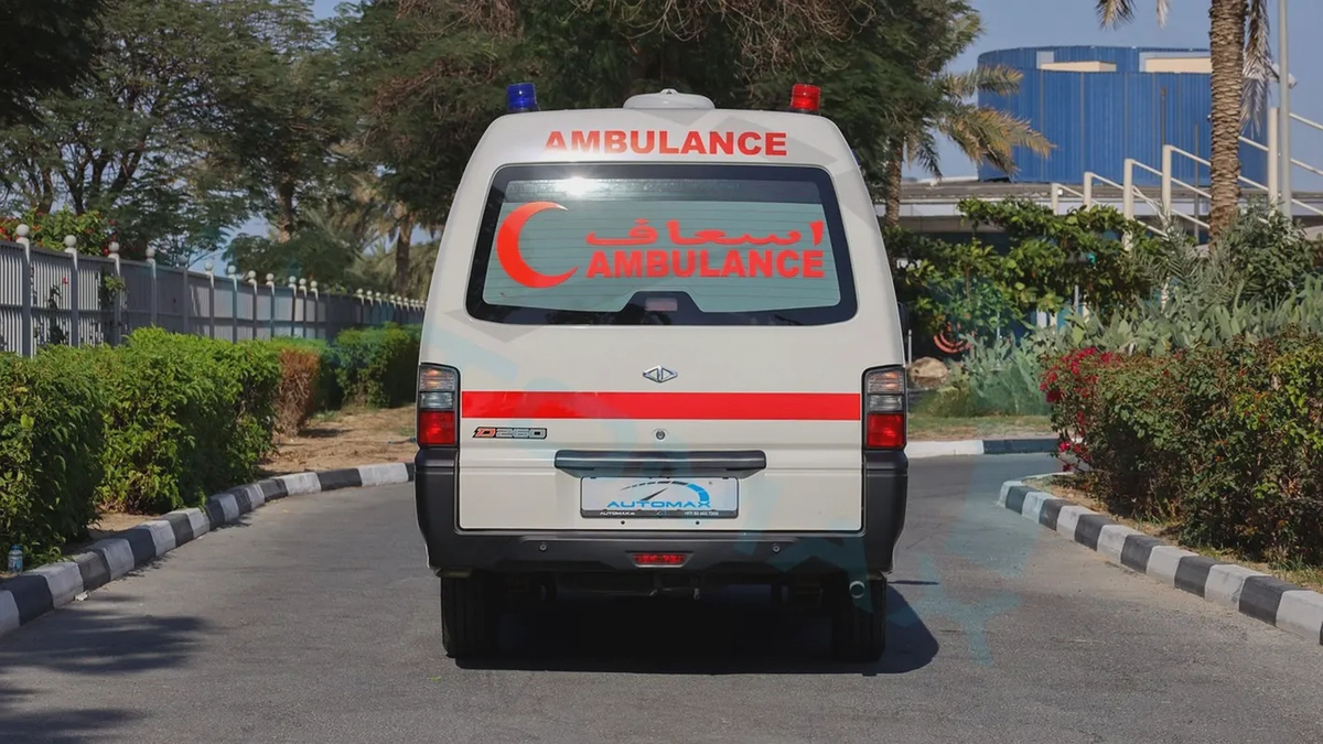 2025 CMC D260 Panel Van ( AMBULANCE ) 2.4L RWD GCC 0Km With 3 Years Or 100,000 Km Warranty-5-5