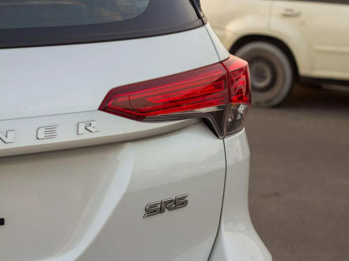 Toyota Fortuner 2.7L E1 -EXPORT ONLY  Toyota Fortuner 2.7L E1-6-0