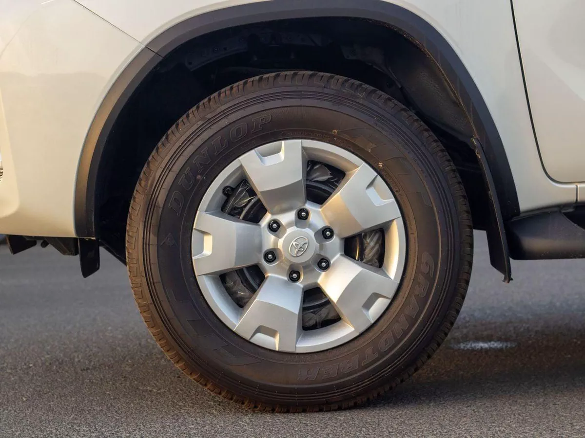 Toyota Fortuner 2.7L E1 -EXPORT ONLY  Toyota Fortuner 2.7L E1-8-0