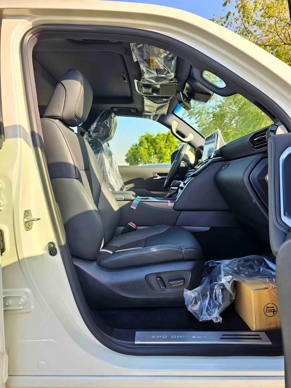Toyota Land Cruiser GXR TWIN TURBO || 3.5L V6 PETROL | RADAR | 12.3"DVD WITH JBL SPEAKERS | COOL BOX (CODE # GXR3HH)-10-0
