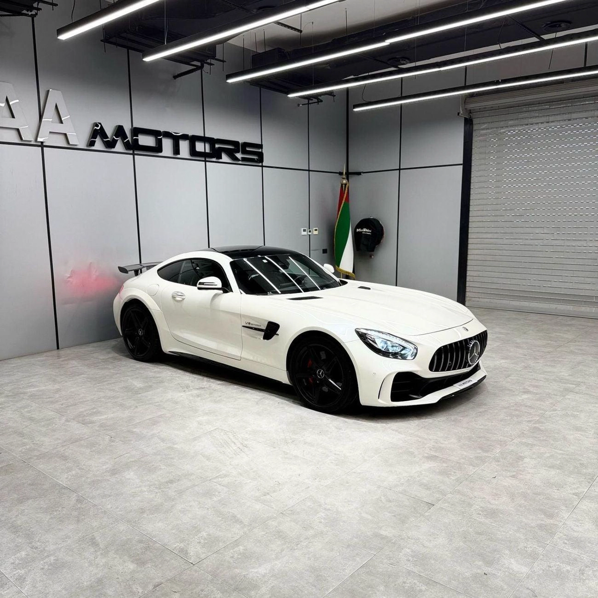 Mercedes Benz AMG GT S with R kit | Japan Specs | No Accidents | Low Mileage-3-3