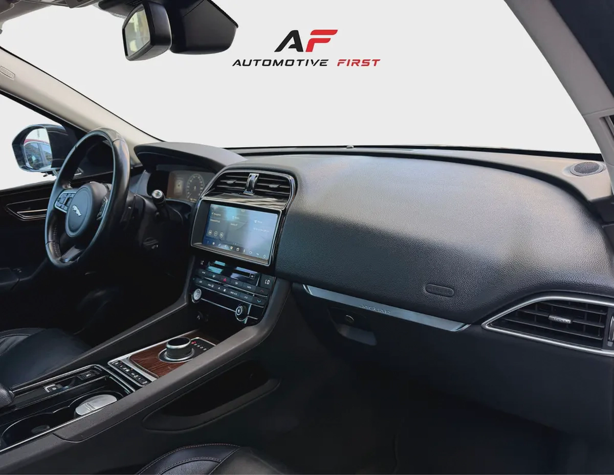 2017 Jaguar F-Pace 35T Pure - GCC Specs