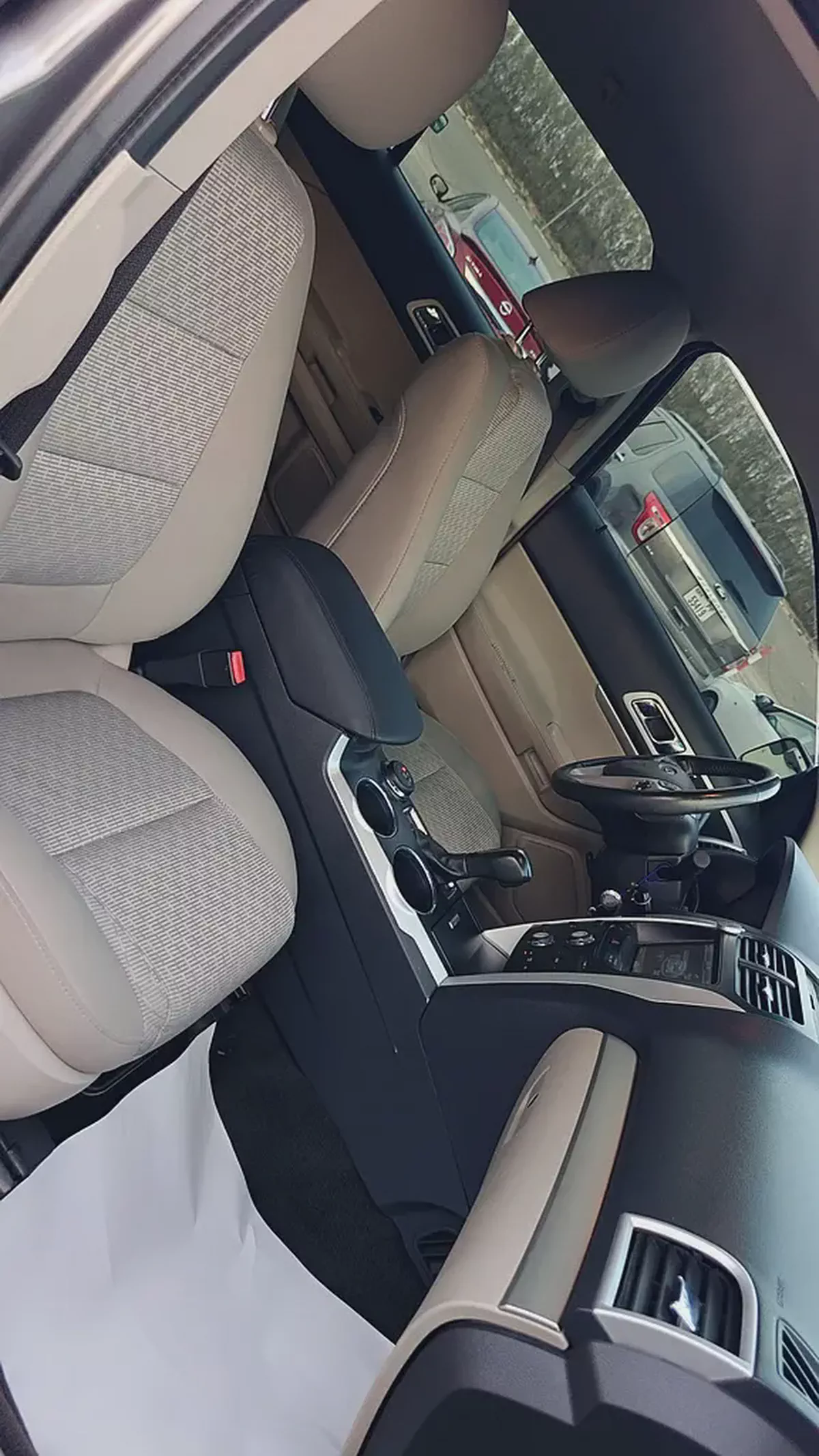 Well Maintained Ford Explorer XLT 2012 | GCC Specs | Reliable SUV-10-10