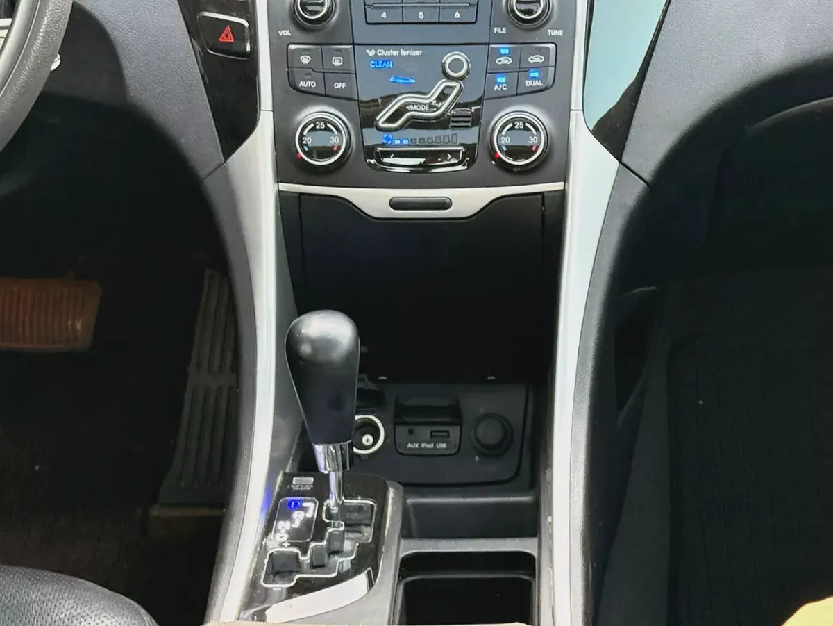 2011 Hyundai Sonata Limited (Korean Specs) - Excellent Condition-11-11