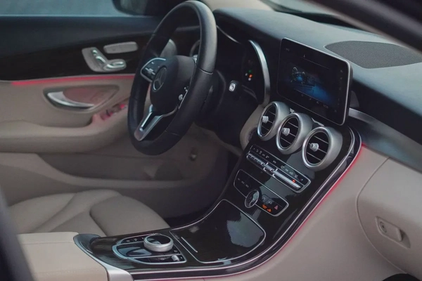 MERCEDES C300 2020