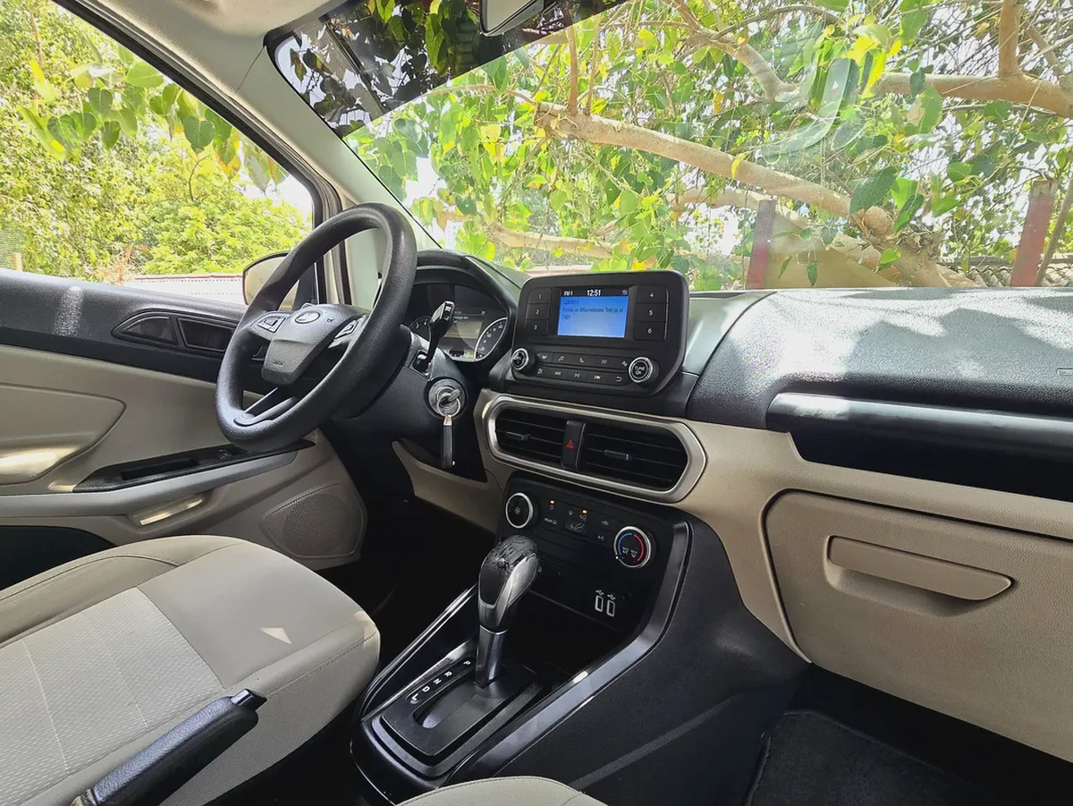 LOW KMs! | Ford Ecosport Mid 2018 - GCC Specs - Well Maintained-3-3