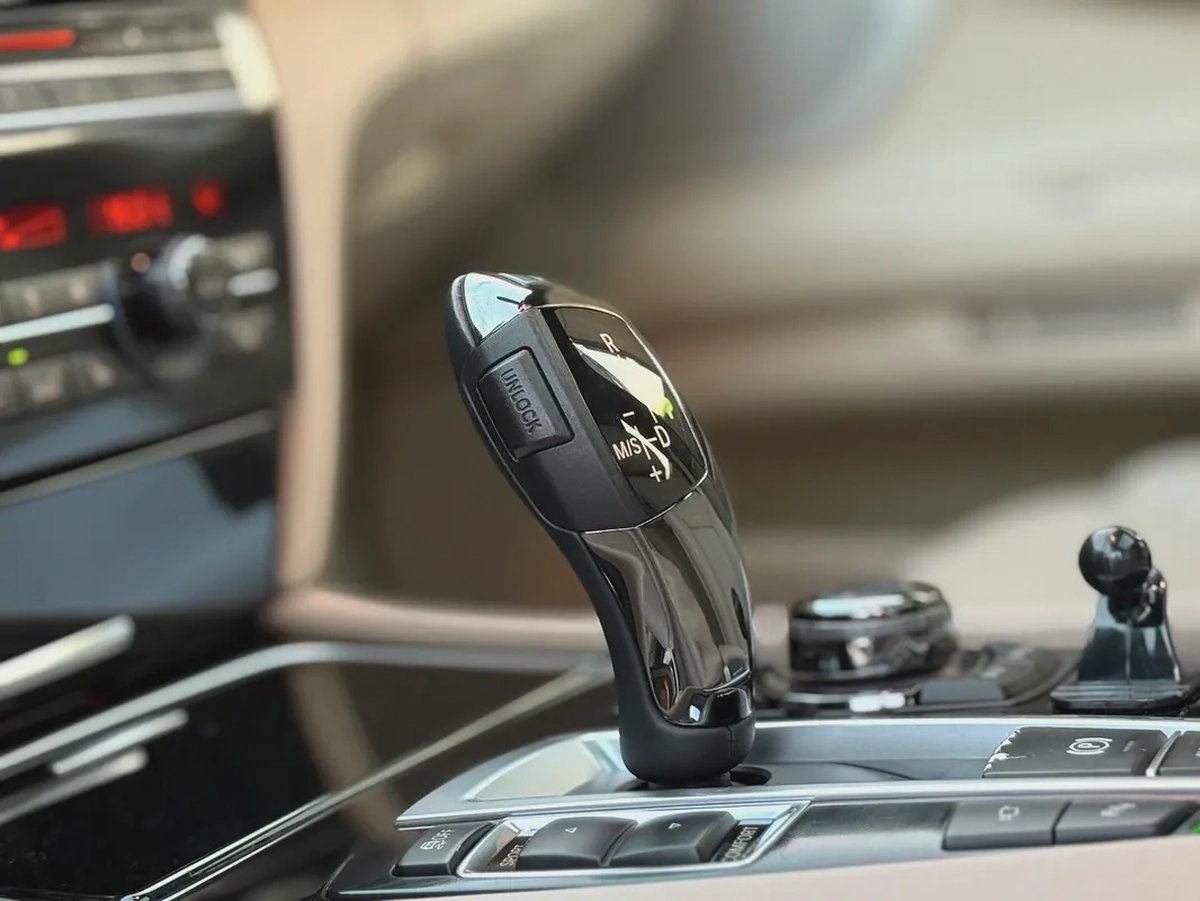 BMW 760M Gcc Full Option Free Accident Super Clean-12-12